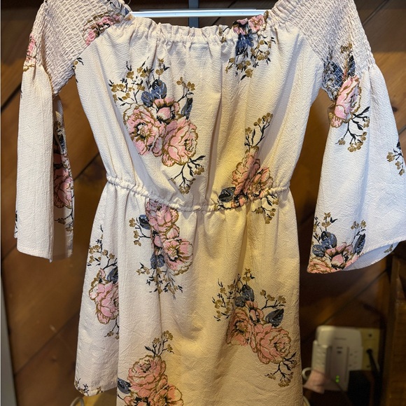 Feathers Peach and Black Floral Top - Picture 2 of 6